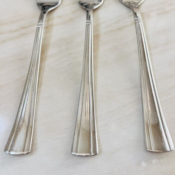 INTERNATIONAL Silver INS330 Stainless 18/10 Flatware Salad Forks 3pc - Picture 2 of 9